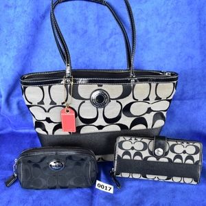 Coach signature tote, wallet, cosmetic 017